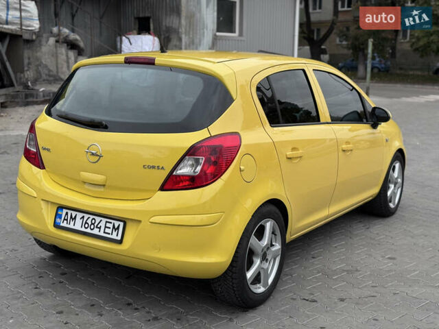Желтый Опель Корса, объемом двигателя 1.4 л и пробегом 160 тыс. км за 4450 $, фото 4 на Automoto.ua