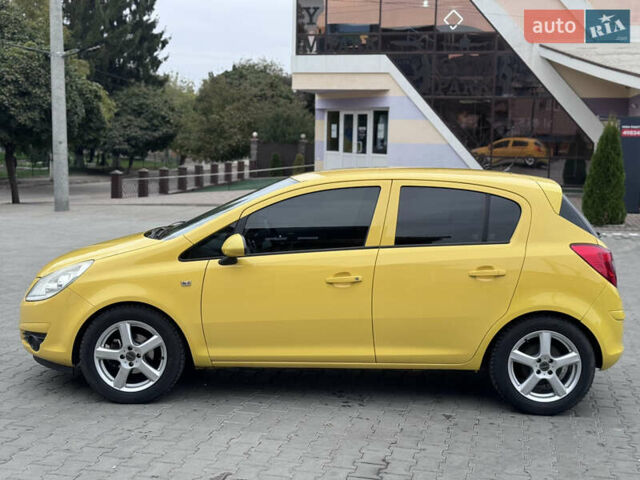 Желтый Опель Корса, объемом двигателя 1.4 л и пробегом 160 тыс. км за 4450 $, фото 7 на Automoto.ua
