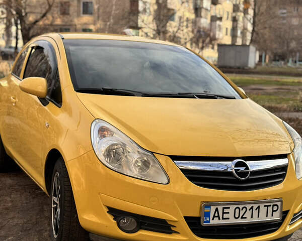 Желтый Опель Корса, объемом двигателя 1.23 л и пробегом 111 тыс. км за 5650 $, фото 12 на Automoto.ua