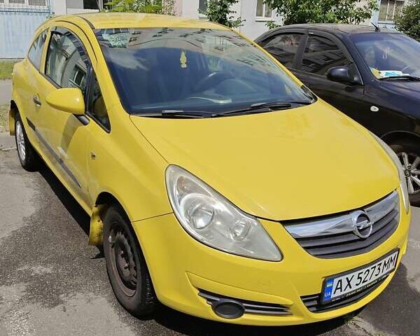 Желтый Опель Корса, объемом двигателя 1.23 л и пробегом 249 тыс. км за 3700 $, фото 6 на Automoto.ua