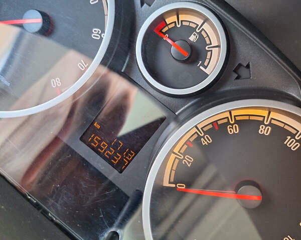 Желтый Опель Корса, объемом двигателя 1.4 л и пробегом 160 тыс. км за 5500 $, фото 8 на Automoto.ua