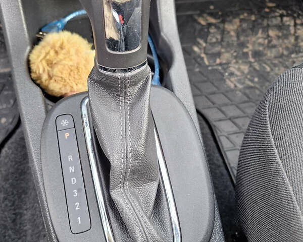 Желтый Опель Корса, объемом двигателя 1.4 л и пробегом 160 тыс. км за 5500 $, фото 13 на Automoto.ua