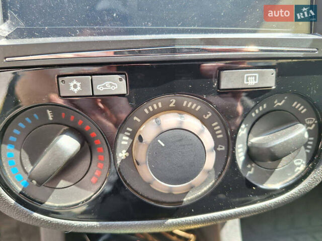 Желтый Опель Корса, объемом двигателя 1.4 л и пробегом 160 тыс. км за 5500 $, фото 10 на Automoto.ua