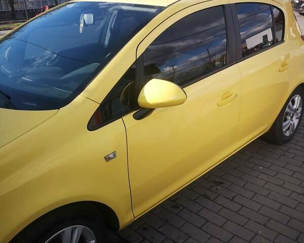 Опель Корса 2011 в Ровно на Automoto.ua Желтый Опель Корса, объемом двигателя 1.3 л и пробегом 230 тыс. км за 6400 $, фото 6 на Automoto.ua