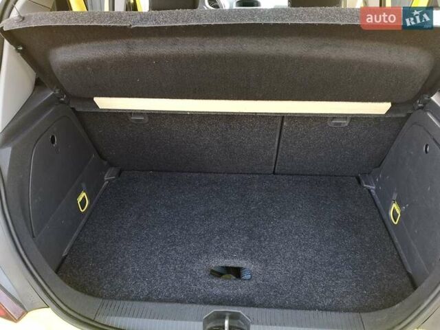 Опель Корса 2011 в Ровно на Automoto.ua Желтый Опель Корса, объемом двигателя 1.3 л и пробегом 230 тыс. км за 6400 $, фото 12 на Automoto.ua