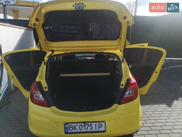 Опель Корса 2011 в Ровно на Automoto.ua Желтый Опель Корса, объемом двигателя 1.3 л и пробегом 230 тыс. км за 6400 $, фото 10 на Automoto.ua