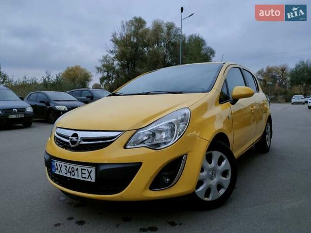 Желтый Опель Корса, объемом двигателя 1.23 л и пробегом 176 тыс. км за 5500 $, фото 4 на Automoto.ua