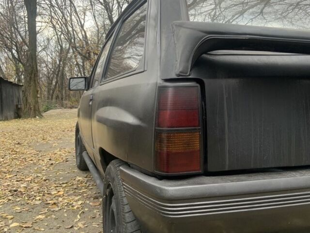 Серый Опель Корса, объемом двигателя 1.3 л и пробегом 333 тыс. км за 600 $, фото 8 на Automoto.ua