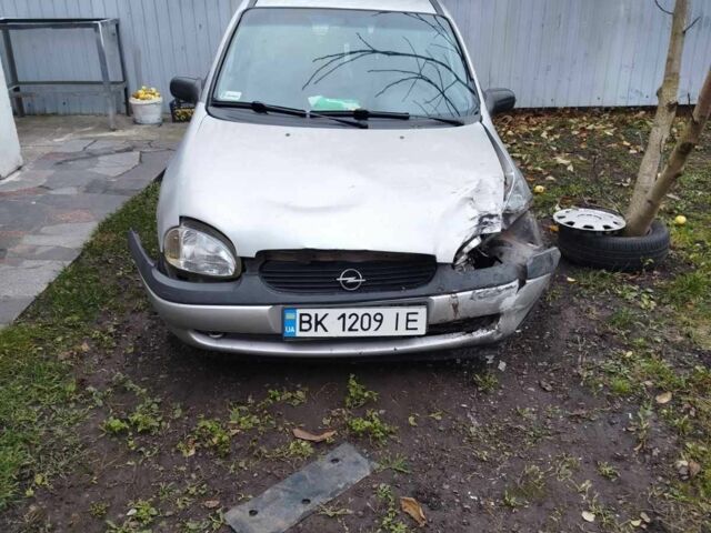 Серый Опель Корса, объемом двигателя 1.2 л и пробегом 220 тыс. км за 550 $, фото 3 на Automoto.ua