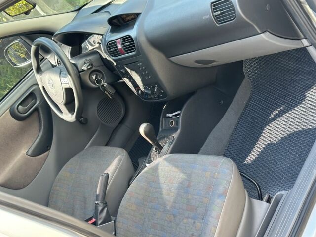 Опель Корса 2001 в Одессе на Automoto.ua Серый Опель Корса, объемом двигателя 1.2 л и пробегом 182 тыс. км за 3450 $, фото 7 на Automoto.ua