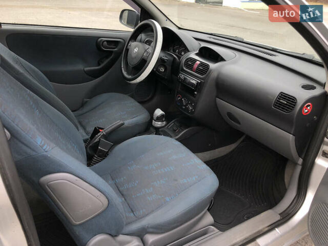 Сірий Опель Корса, об'ємом двигуна 1.2 л та пробігом 160 тис. км за 2700 $, фото 8 на Automoto.ua