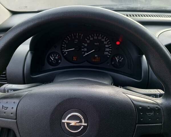 Сірий Опель Корса, об'ємом двигуна 1.2 л та пробігом 182 тис. км за 3100 $, фото 3 на Automoto.ua