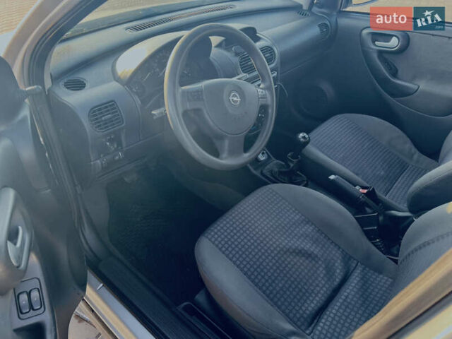 Серый Опель Корса, объемом двигателя 1.2 л и пробегом 194 тыс. км за 3600 $, фото 6 на Automoto.ua