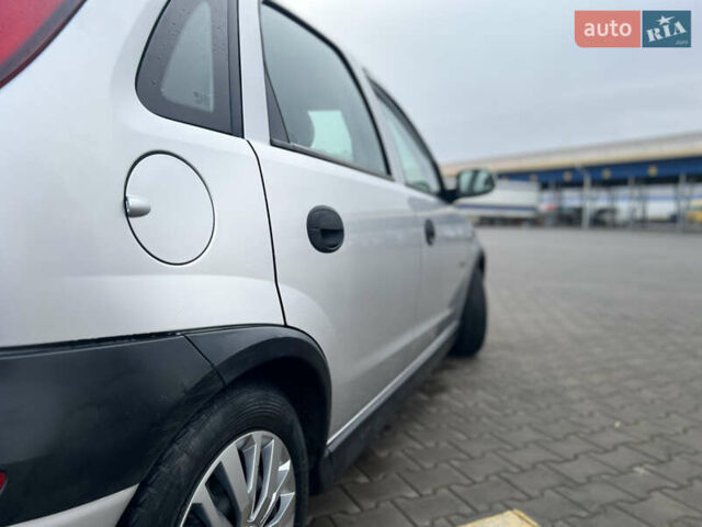 Сірий Опель Корса, об'ємом двигуна 1.2 л та пробігом 195 тис. км за 3400 $, фото 6 на Automoto.ua