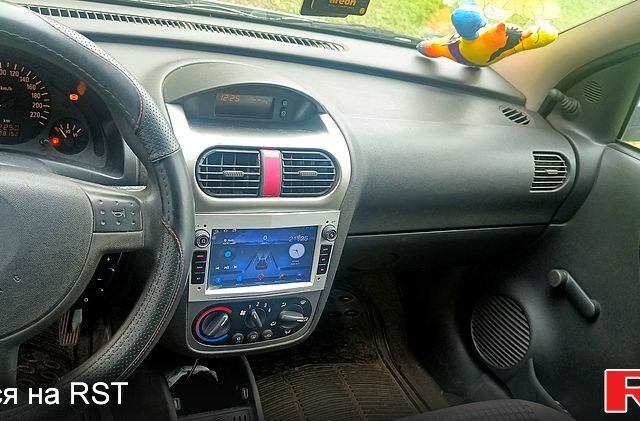 Опель Корса 2002 в Гайсине на Automoto.ua Серый Опель Корса, объемом двигателя 1 л и пробегом 250 тыс. км за 2700 $, фото 7 на Automoto.ua