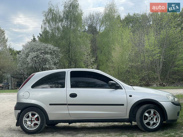 Сірий Опель Корса, об'ємом двигуна 0.97 л та пробігом 299 тис. км за 2800 $, фото 1 на Automoto.ua