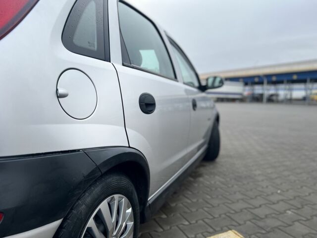 Серый Опель Корса, объемом двигателя 1.2 л и пробегом 195 тыс. км за 3200 $, фото 6 на Automoto.ua