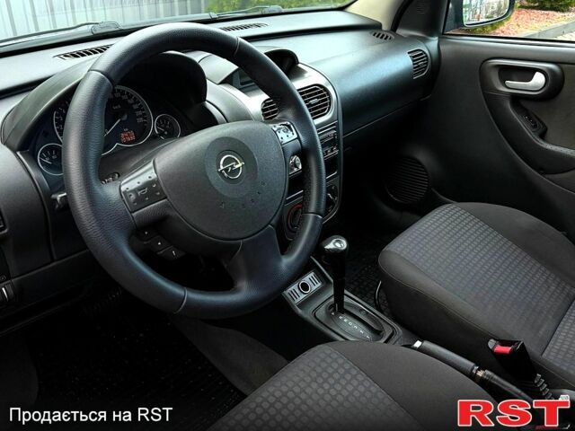 Серый Опель Корса, объемом двигателя 1.2 л и пробегом 234 тыс. км за 3000 $, фото 6 на Automoto.ua