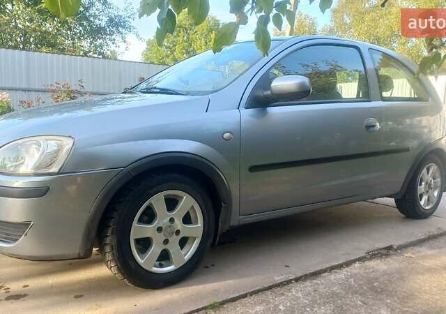 Серый Опель Корса, объемом двигателя 1 л и пробегом 200 тыс. км за 2800 $, фото 3 на Automoto.ua