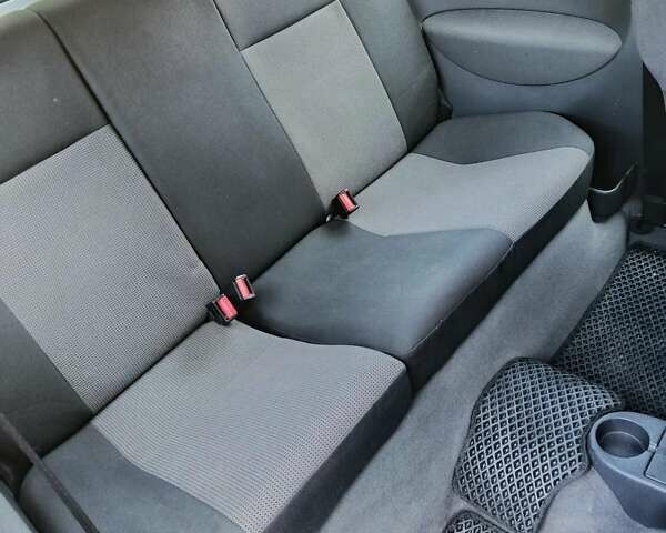 Серый Опель Корса, объемом двигателя 1.2 л и пробегом 245 тыс. км за 3500 $, фото 4 на Automoto.ua