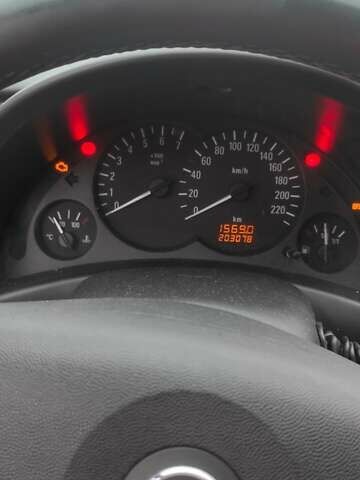 Сірий Опель Корса, об'ємом двигуна 1.2 л та пробігом 202 тис. км за 3700 $, фото 2 на Automoto.ua