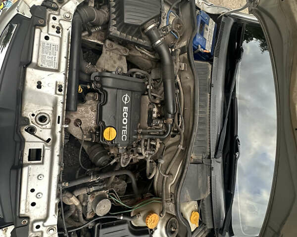 Серый Опель Корса, объемом двигателя 1 л и пробегом 237 тыс. км за 2900 $, фото 11 на Automoto.ua