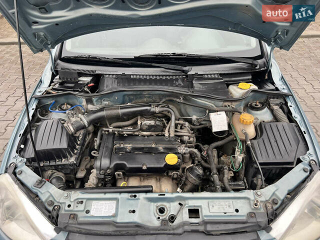 Сірий Опель Корса, об'ємом двигуна 1.23 л та пробігом 177 тис. км за 3400 $, фото 13 на Automoto.ua
