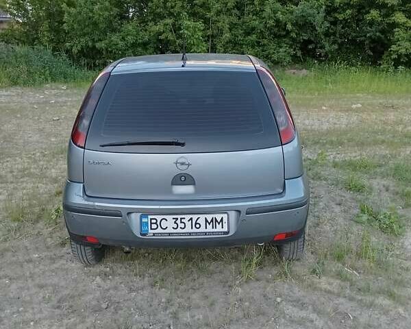 Серый Опель Корса, объемом двигателя 1 л и пробегом 211 тыс. км за 3100 $, фото 3 на Automoto.ua