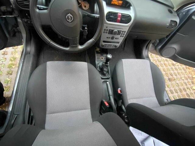 Серый Опель Корса, объемом двигателя 1.2 л и пробегом 128 тыс. км за 3000 $, фото 9 на Automoto.ua