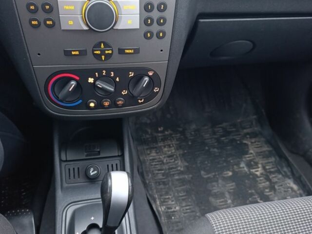 Серый Опель Корса, объемом двигателя 0 л и пробегом 170 тыс. км за 3000 $, фото 8 на Automoto.ua