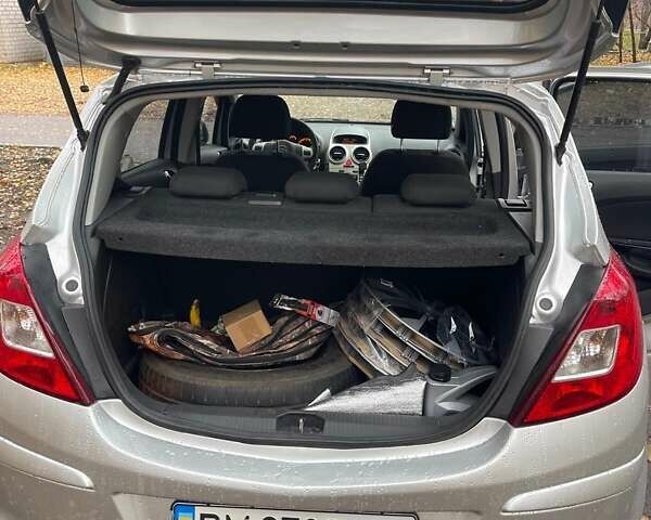 Сірий Опель Корса, об'ємом двигуна 1.23 л та пробігом 238 тис. км за 4900 $, фото 16 на Automoto.ua