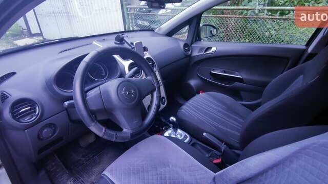 Серый Опель Корса, объемом двигателя 1.2 л и пробегом 196 тыс. км за 5400 $, фото 7 на Automoto.ua