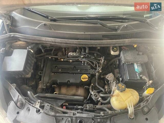 Сірий Опель Корса, об'ємом двигуна 1.23 л та пробігом 238 тис. км за 4900 $, фото 6 на Automoto.ua