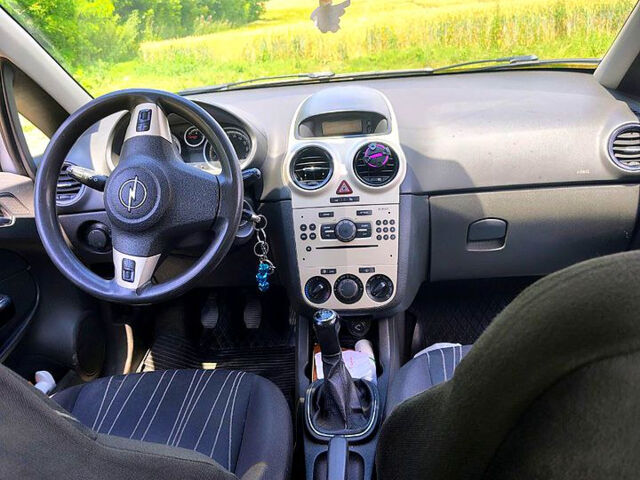 Серый Опель Корса, объемом двигателя 1.2 л и пробегом 241 тыс. км за 4300 $, фото 3 на Automoto.ua