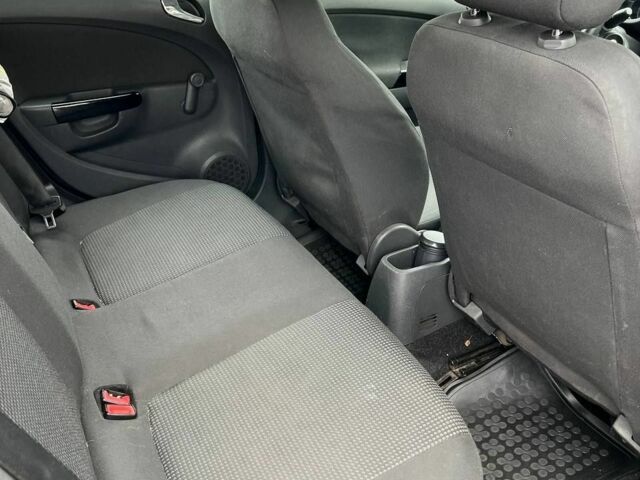 Серый Опель Корса, объемом двигателя 1.2 л и пробегом 248 тыс. км за 4600 $, фото 6 на Automoto.ua