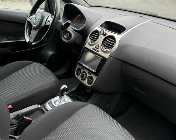 Сірий Опель Корса, об'ємом двигуна 1.23 л та пробігом 230 тис. км за 3999 $, фото 5 на Automoto.ua