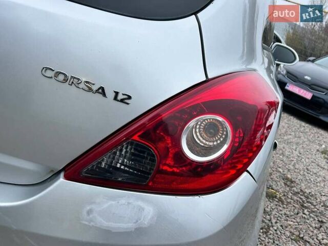 Серый Опель Корса, объемом двигателя 1.23 л и пробегом 375 тыс. км за 3200 $, фото 9 на Automoto.ua