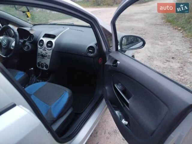 Опель Корса 2007 в Калуше на Automoto.ua Серый Опель Корса, объемом двигателя 1.3 л и пробегом 179 тыс. км за 3850 $, фото 20 на Automoto.ua