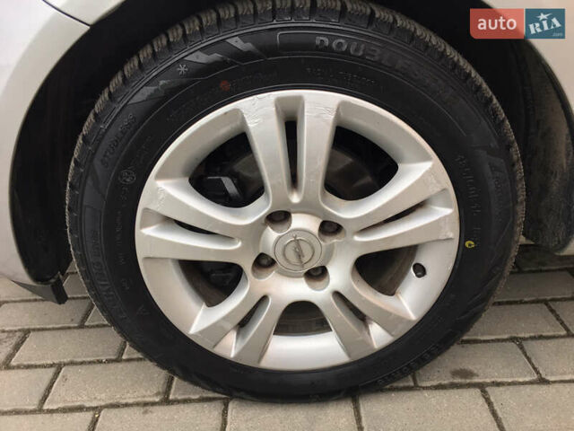 Серый Опель Корса, объемом двигателя 1.2 л и пробегом 166 тыс. км за 4750 $, фото 13 на Automoto.ua