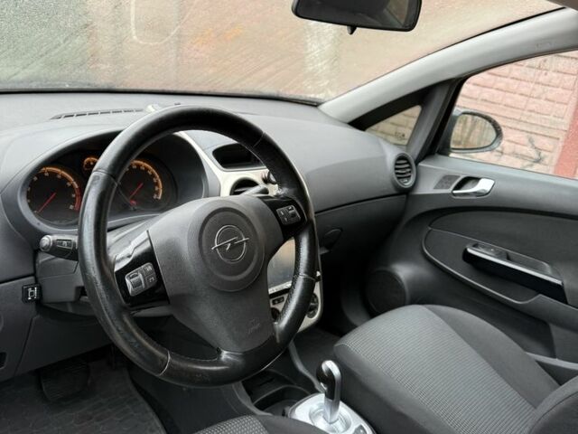 Серый Опель Корса, объемом двигателя 1.2 л и пробегом 220 тыс. км за 3999 $, фото 7 на Automoto.ua