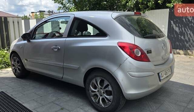 Сірий Опель Корса, об'ємом двигуна 1.23 л та пробігом 39 тис. км за 7500 $, фото 2 на Automoto.ua