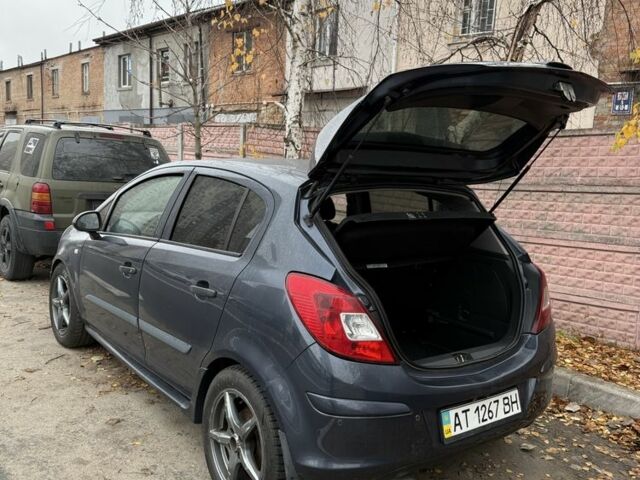 Серый Опель Корса, объемом двигателя 1.2 л и пробегом 220 тыс. км за 3999 $, фото 5 на Automoto.ua