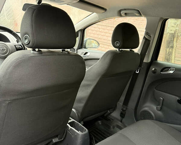 Сірий Опель Корса, об'ємом двигуна 1.23 л та пробігом 230 тис. км за 3999 $, фото 7 на Automoto.ua