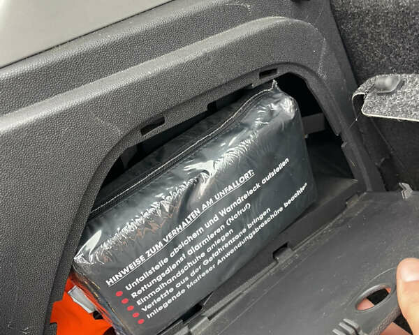 Серый Опель Корса, объемом двигателя 1.2 л и пробегом 180 тыс. км за 4350 $, фото 20 на Automoto.ua