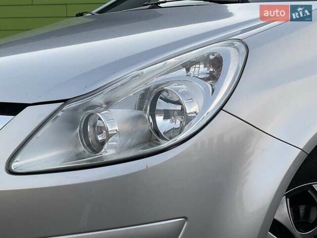 Серый Опель Корса, объемом двигателя 1.23 л и пробегом 39 тыс. км за 6500 $, фото 2 на Automoto.ua