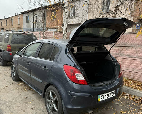 Сірий Опель Корса, об'ємом двигуна 1.23 л та пробігом 230 тис. км за 3999 $, фото 8 на Automoto.ua