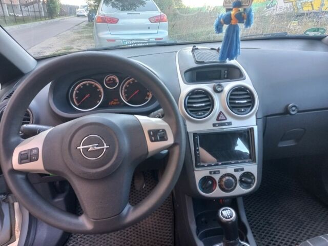 Серый Опель Корса, объемом двигателя 0 л и пробегом 224 тыс. км за 2200 $, фото 9 на Automoto.ua