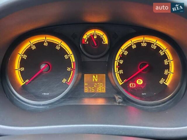 Серый Опель Корса, объемом двигателя 1.23 л и пробегом 375 тыс. км за 3200 $, фото 16 на Automoto.ua