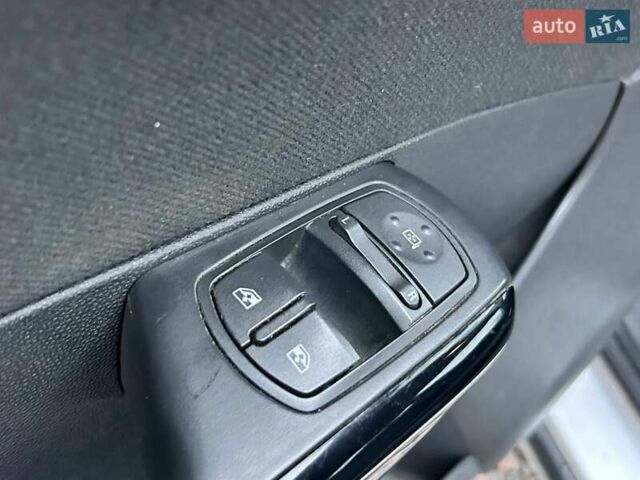 Серый Опель Корса, объемом двигателя 1.23 л и пробегом 375 тыс. км за 3200 $, фото 13 на Automoto.ua