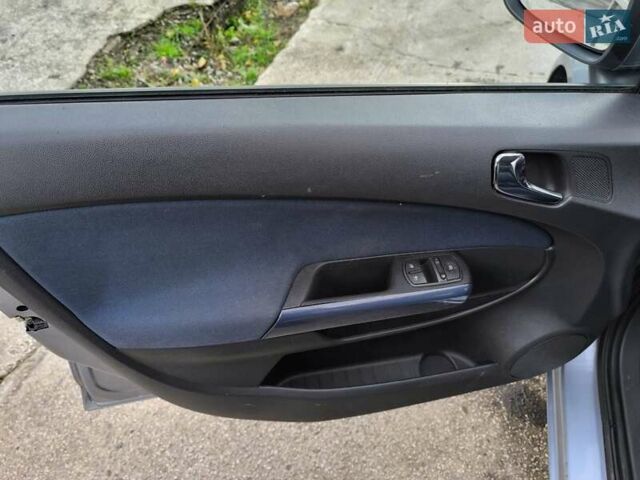 Серый Опель Корса, объемом двигателя 1.4 л и пробегом 211 тыс. км за 6750 $, фото 15 на Automoto.ua